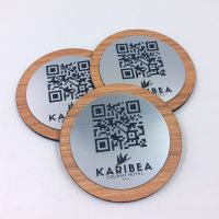 Plaque QR Code - Rond - Chêne + aspect inox - QR Code en bois