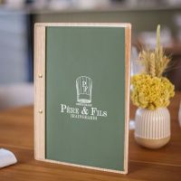 Porte menu et planche en bois pour restaurant et hotel