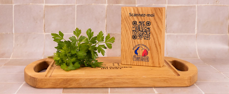 Support carré en bois pour afficher un QR Code Support carré en bois pour afficher un QR Code